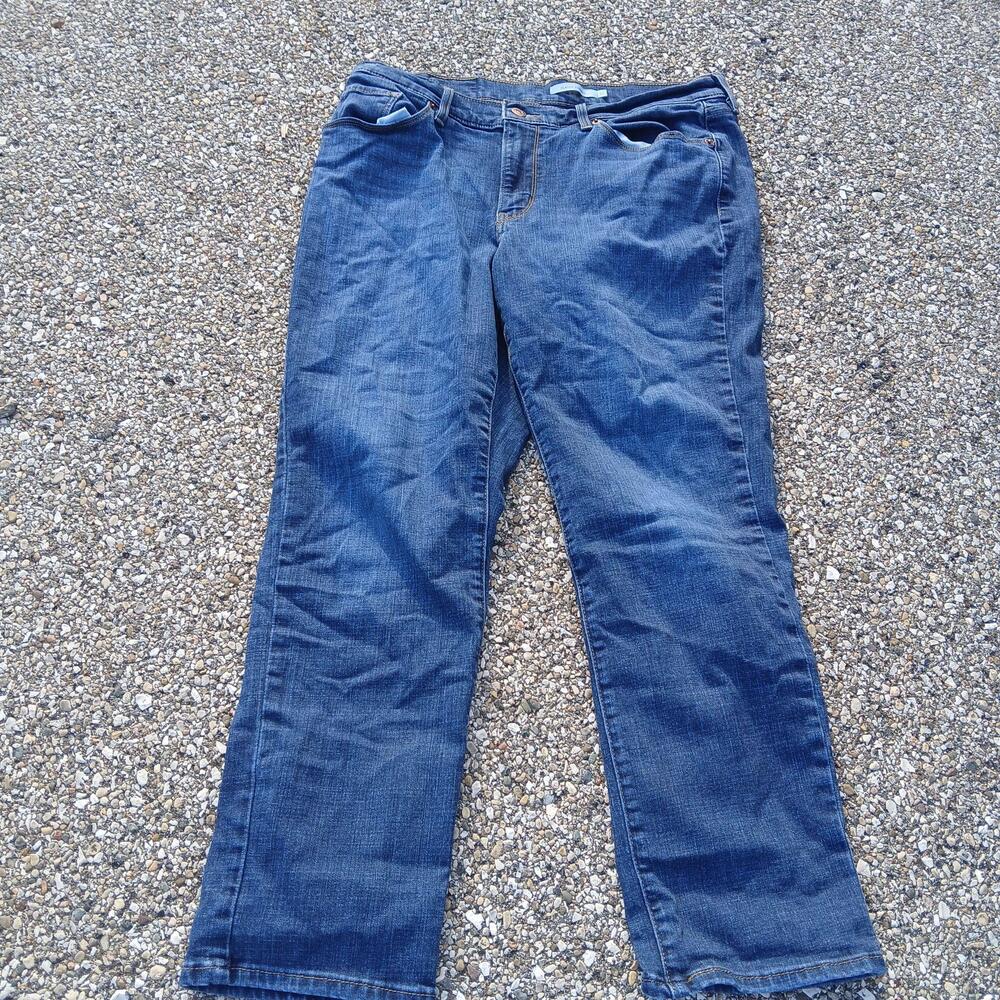 Levis Classic Straight Jeans Womens 12S W31 L28 Blue Medium Wash Denim Pants
